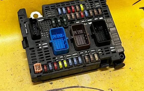 Peugeot 508 RXH BSM Control unit 9810719480