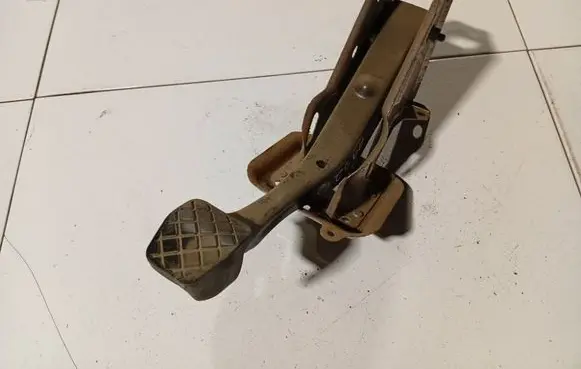 Skoda Superb B6 (3T) Brake pedal 