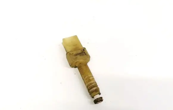 Volkswagen PASSAT B5 Brake pedal sensor switch 443945515