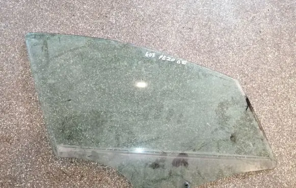 Peugeot 407 Front door window glass four-door