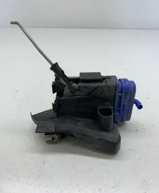 Audi A4 S4 B5 8D Rear door lock 8D0839016A