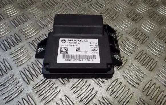Volkswagen PASSAT CC Hand brake control module 3AA907801G