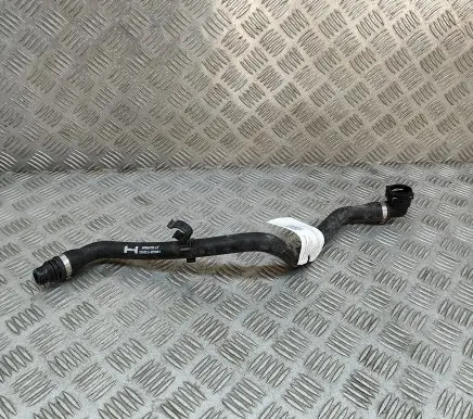 Aston Martin DB11 Engine coolant pipe/hose