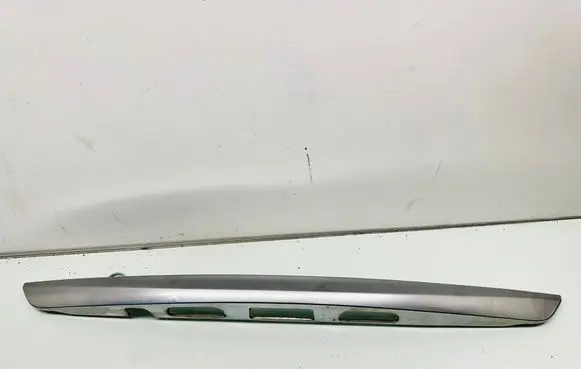 Toyota Yaris Trunk door license plate light bar 768010D571 768110D561 768010D510