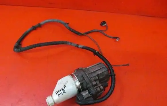 Opel Astra H Power steering pump 13188613