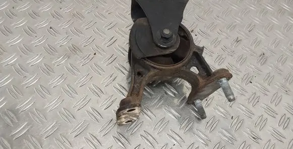 Engine mount bracket
