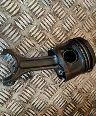 BMW 3 E90 E91 Piston 