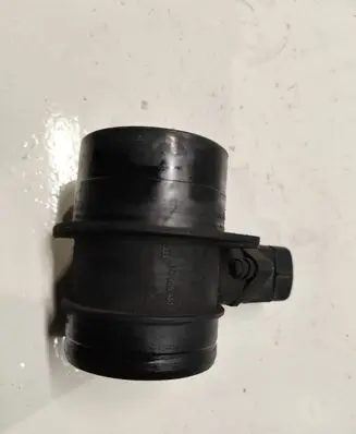 Volkswagen Touareg I Mass air flow meter 074906461B 0281002461