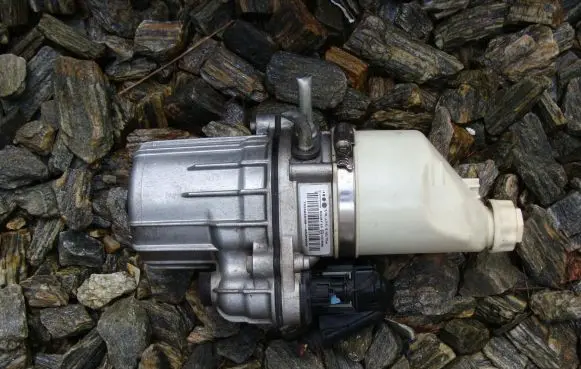 Opel Astra H Power steering pump 13276990