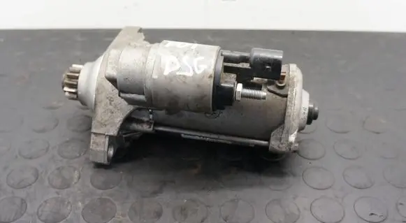 Volkswagen Golf VII Starter motor 02E911022C