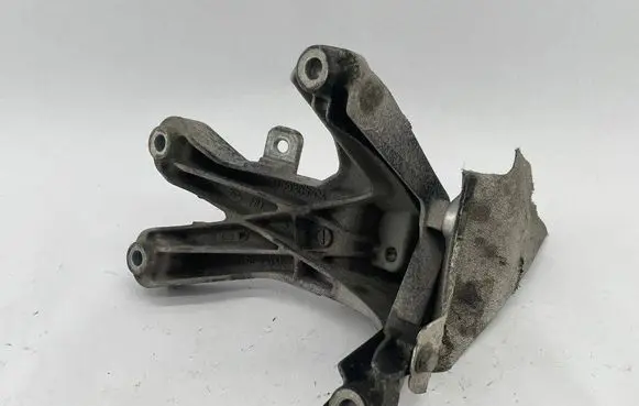Audi A4 S4 B8 8K Engine mounting bracket 8K0199308CA 8K0199308BE