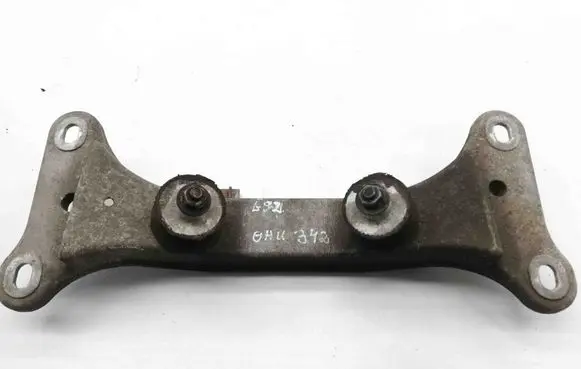 BMW 3 E92 E93 Gearbox mounting bracket 6778058