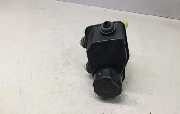 Volvo V50 Power steering fluid tank/reservoir 4N513531DC