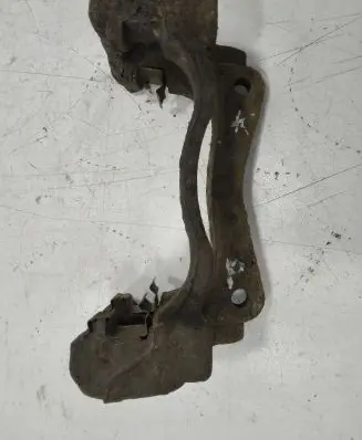 Toyota Avensis T250 Front Brake Caliper Pad/Carrier 