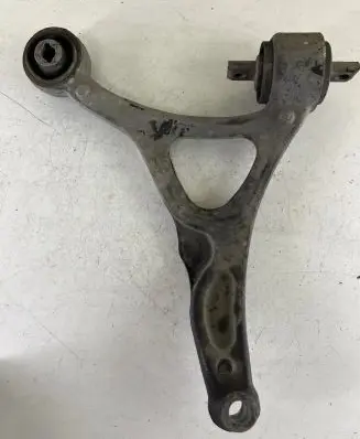 Volvo XC90 Front lower control arm/wishbone 8646613