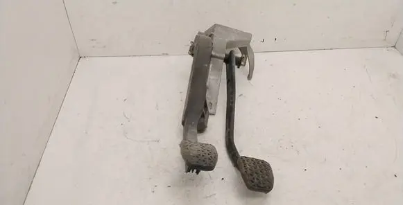 BMW 3 E36 Pedal assembly 1158384