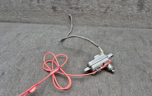 Audi Q7 4M Fuel tank cap lock motor 8VD862153B