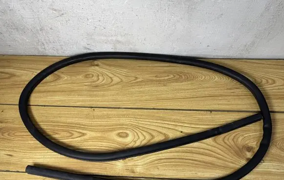 Audi Q7 4L Engine compartment rubber 4L0823731