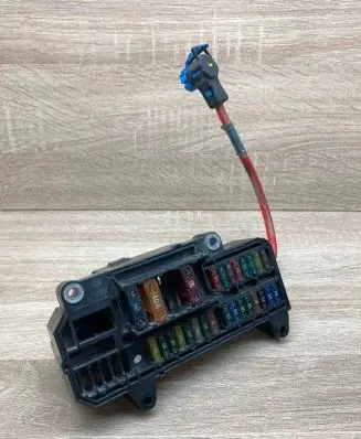 BMW 7 E65 E66 Fuse module 69005830 10304410