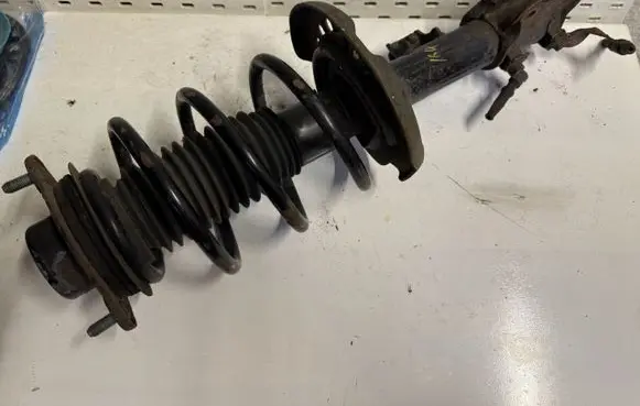 Hyundai i40 Front shock absorber with coil spring