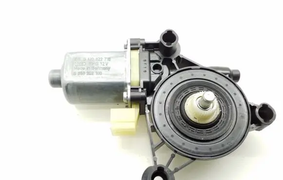 Audi TT TTS RS Mk3 8S Front door window regulator motor 5Q0959802B