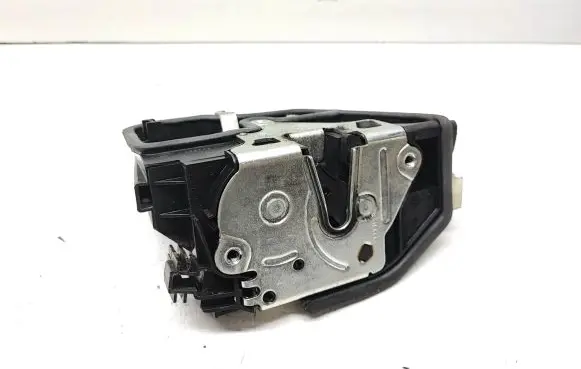 BMW X1 E84 Front door lock 7202150