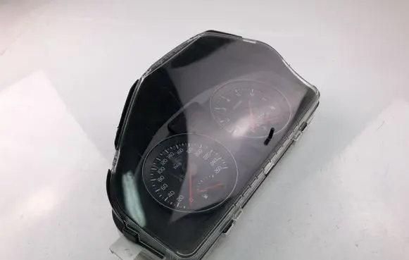 Volvo C70 Speedometer (instrument cluster) 31254775