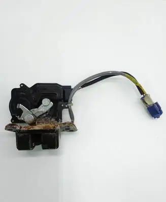 Toyota Corolla Verso AR10 Loading door lock 
