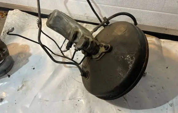 Opel Corsa D Brake booster 0204051131 55701939