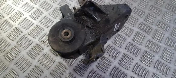 Mazda 323 F Engine mount bracket