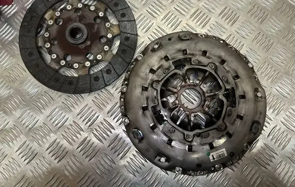Nissan X-Trail T32 Clutch set kit 302056476R