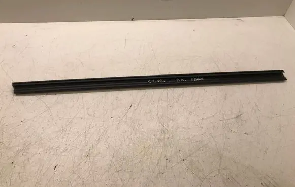 Citroen C4 Grand Picasso Front door windshield rail 