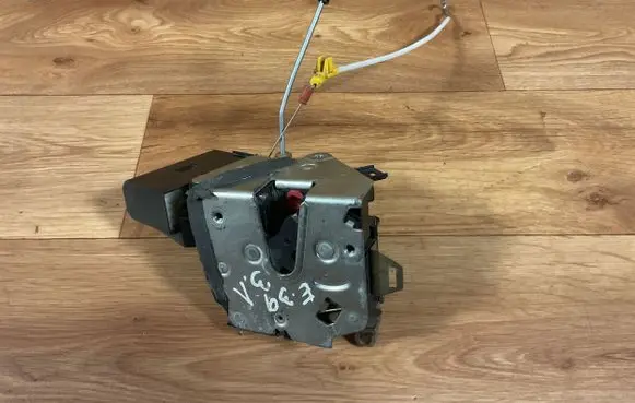 BMW 5 E39 Rear door lock 