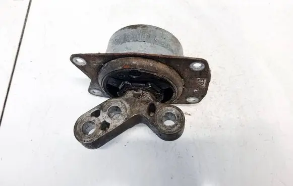 Opel Insignia A Engine mount bracket 13322171