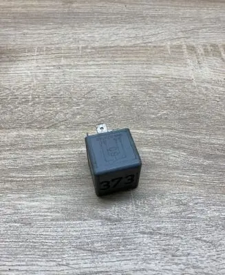 Audi A6 S6 C5 4B Other relay 8D0951253A V23134B52X301 373