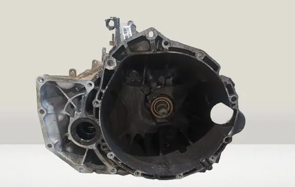 Nissan X-Trail T30 Manual 5 speed gearbox YD4 8H5
