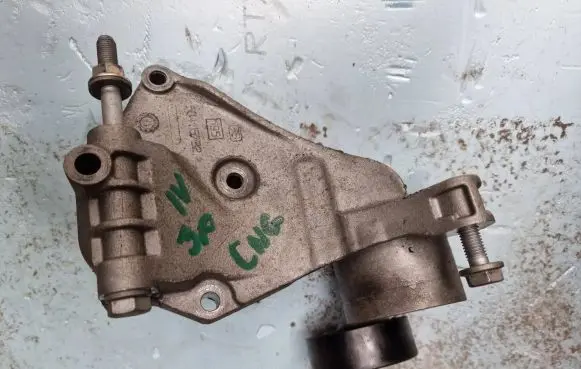 Iveco Daily 6th gen Generator/alternator bracket 504115792 504086948