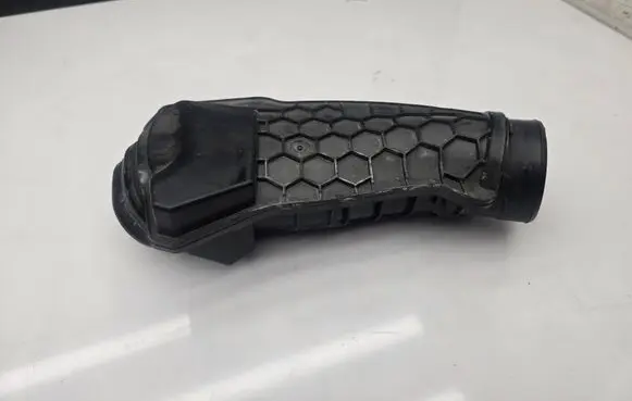 Mercedes-Benz Sprinter W907 W910 Air intake hose/pipe A9075282700