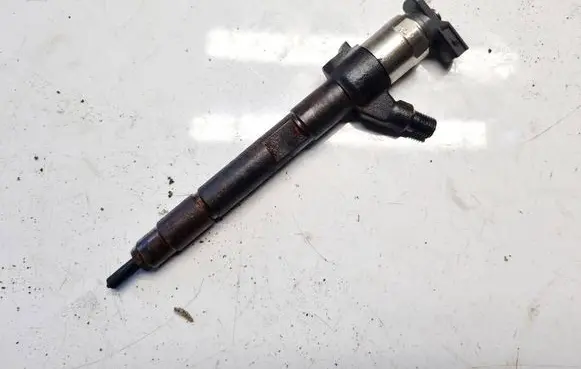 Fuel injector