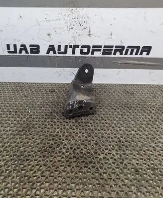 Hyundai ix35 Engine mounting bracket