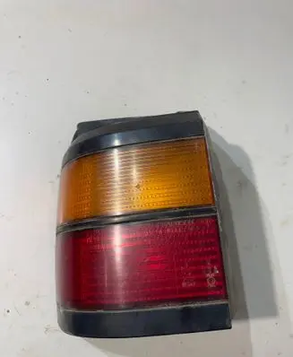Volkswagen PASSAT B3 Rear/tail lights 333945111