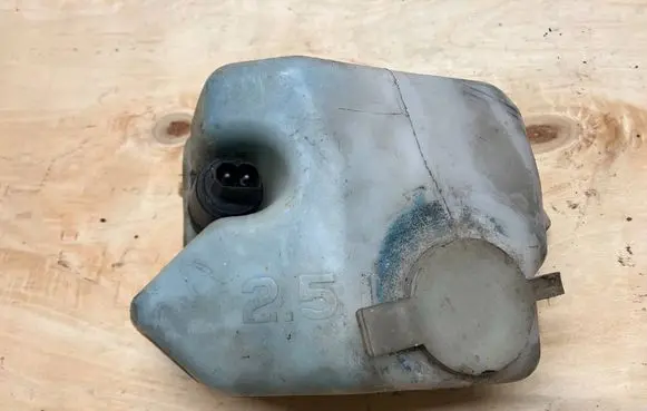 BMW 3 E36 Windshield washer fluid reservoir/tank 13873839 6166