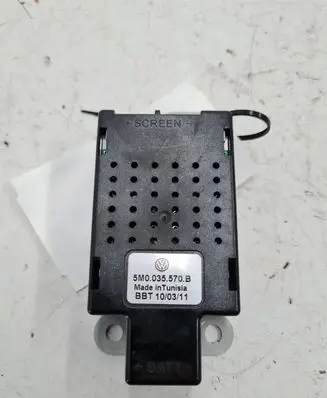 Volkswagen Golf Plus Aerial antenna amplifier 5M0035570B