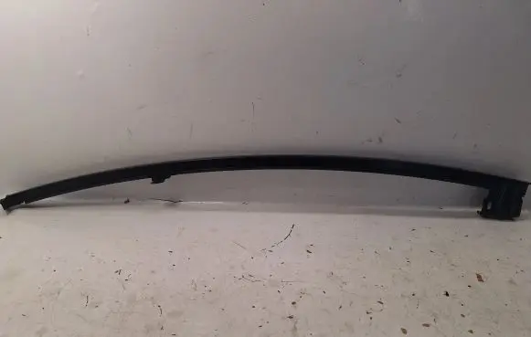 Toyota Avensis T270 Front door windshield rail 6740220270