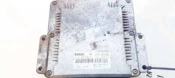 Renault Megane I Engine control unit/module 0281001934 hom8200039569