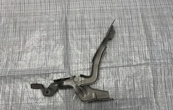 Alfa Romeo 145 - 146 Engine bonnet/hood hinges 
