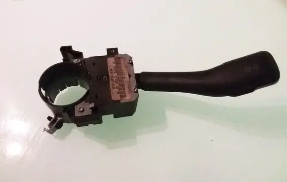 Volkswagen Golf IV Indicator stalk 8L0953513G