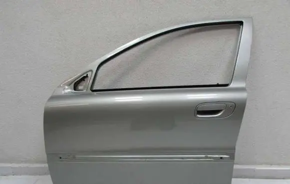Volvo V70 Front door 55047