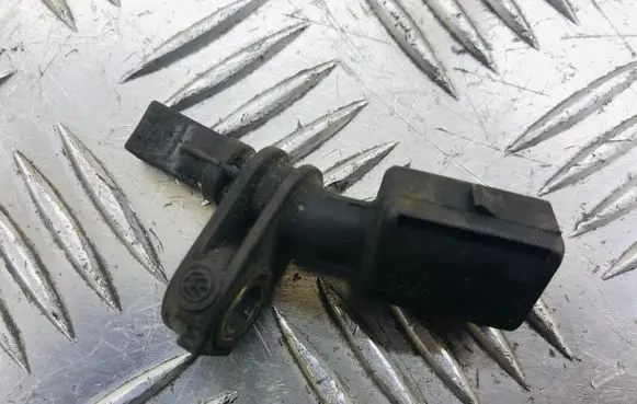 Volkswagen Polo IV 9N3 ABS brake wheel speed sensor 600927804B