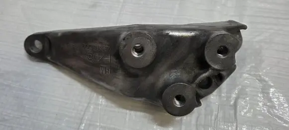 Opel Astra J Gearbox mounting bracket 13248569
